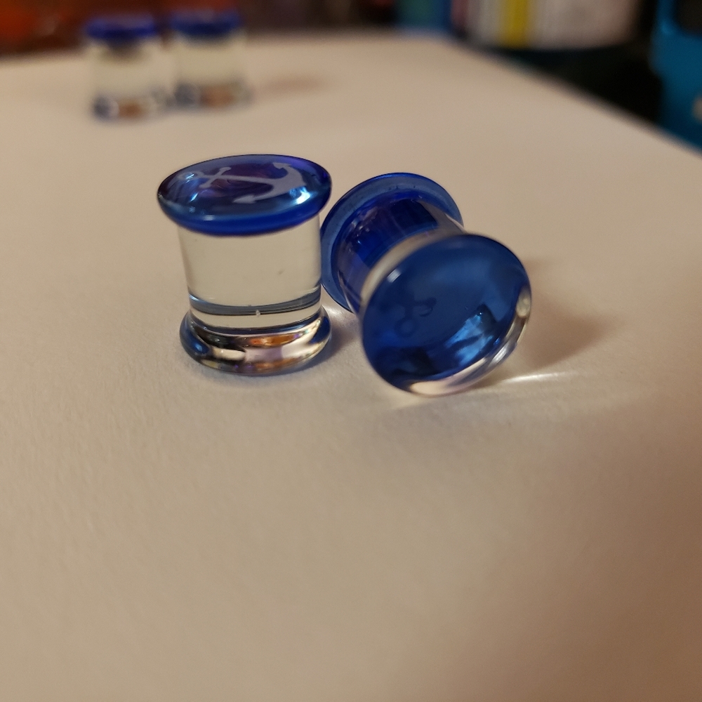 Earrings, gauges, plugs